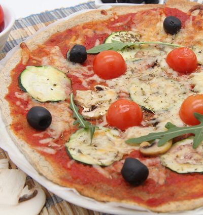 Pizza de trigo sarraceno saludable perfecta para los fines de semana